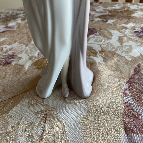 RETIRED 1998 ‘TALK OF THE TOWN LLADRO’ PORCELAIN FIGURINE-Item#01005788 - Picture 11 of 14